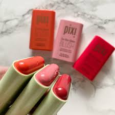 PIXI BLUSH